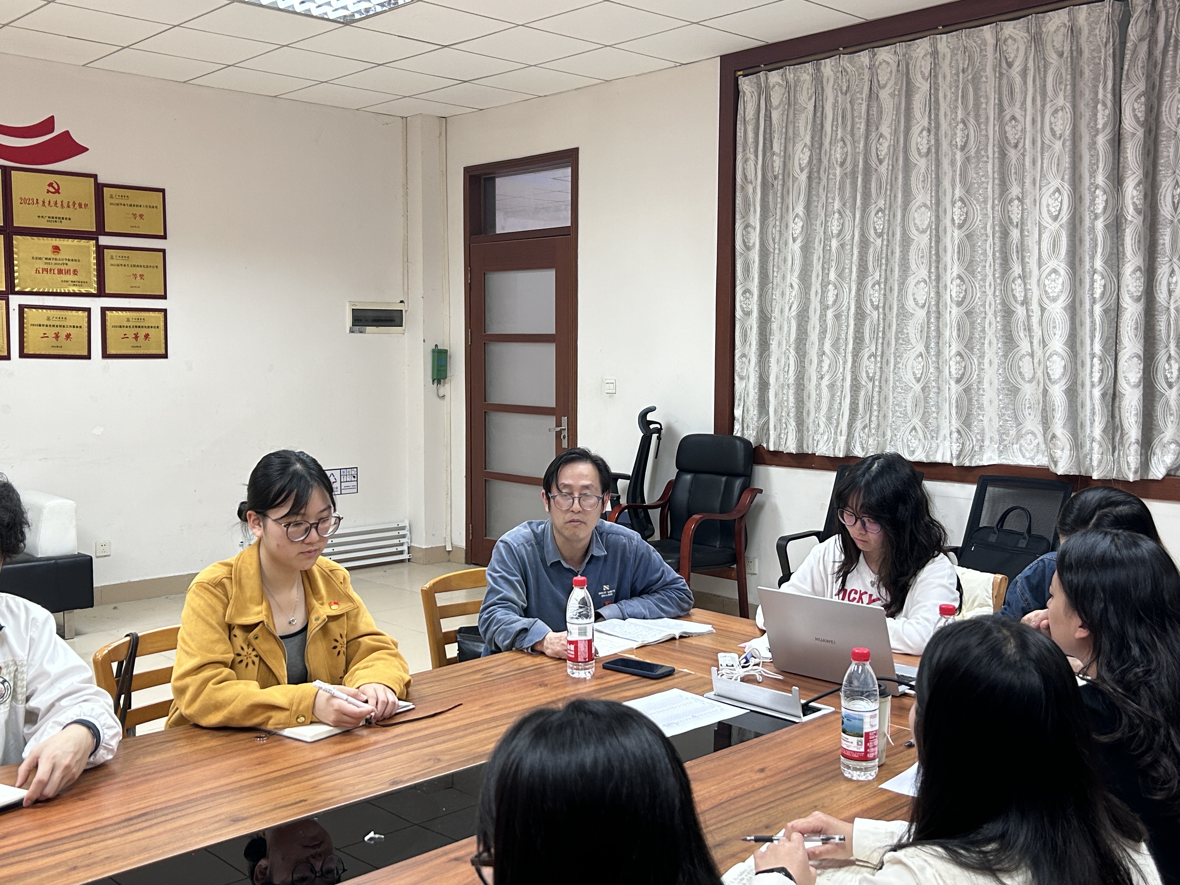 图4.党总支委员甘敏列席指导.JPG